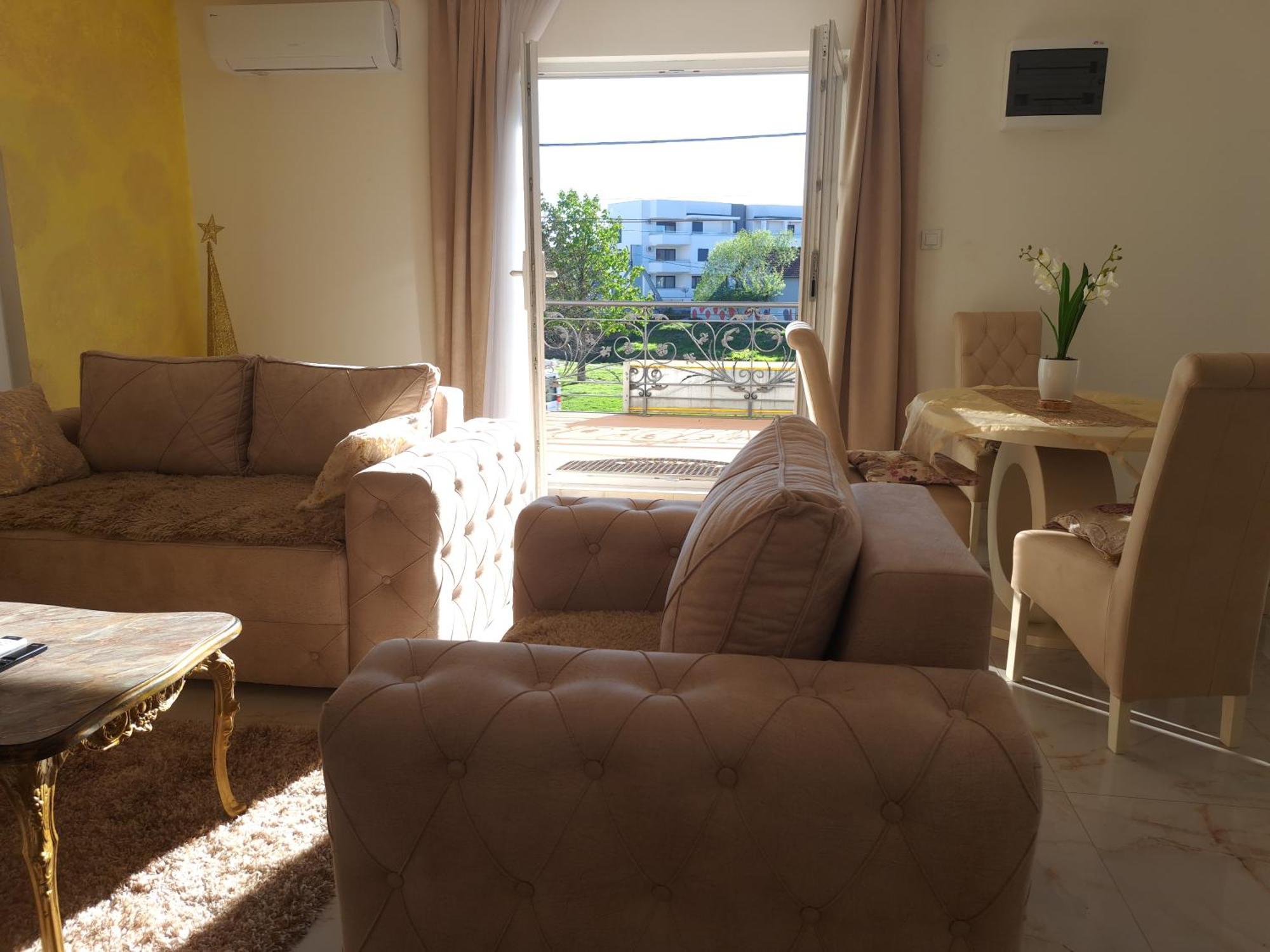 Dina Lux Apartman Jagodina Ngoại thất bức ảnh